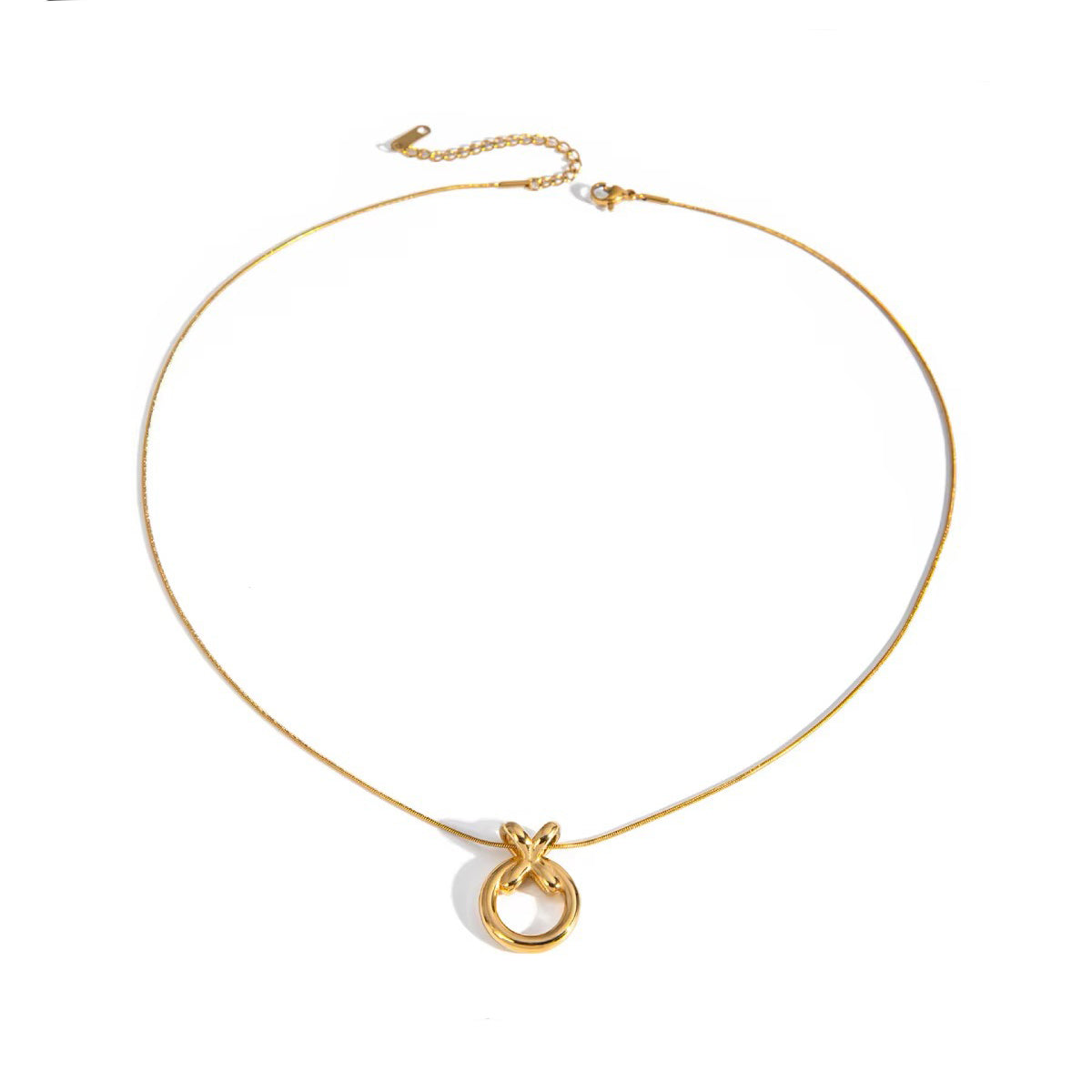 Collier entrelacé XO élégant