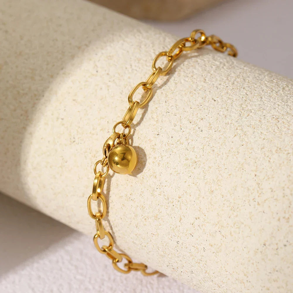 Bracelet à maillons trombone avec boule
