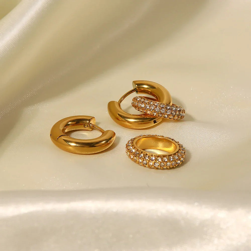 Boucles d'oreilles pendantes huggie diamant 18k