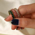 Bague délicate ornée de diamants taille ovale