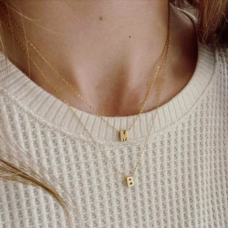 Collier minimaliste avec initiale