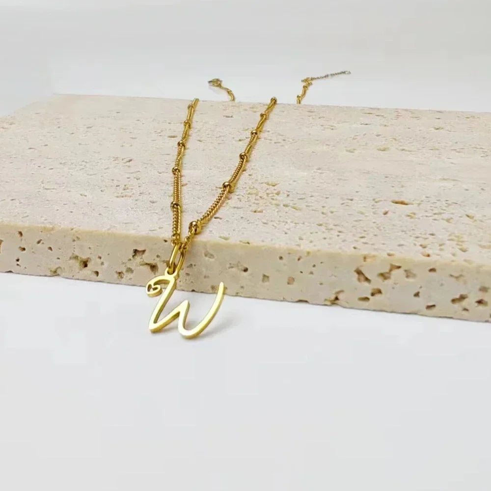 Collier initiale cœur et chaîne satellite