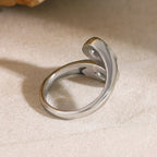 Bague enveloppante avec diamants en forme de goutte