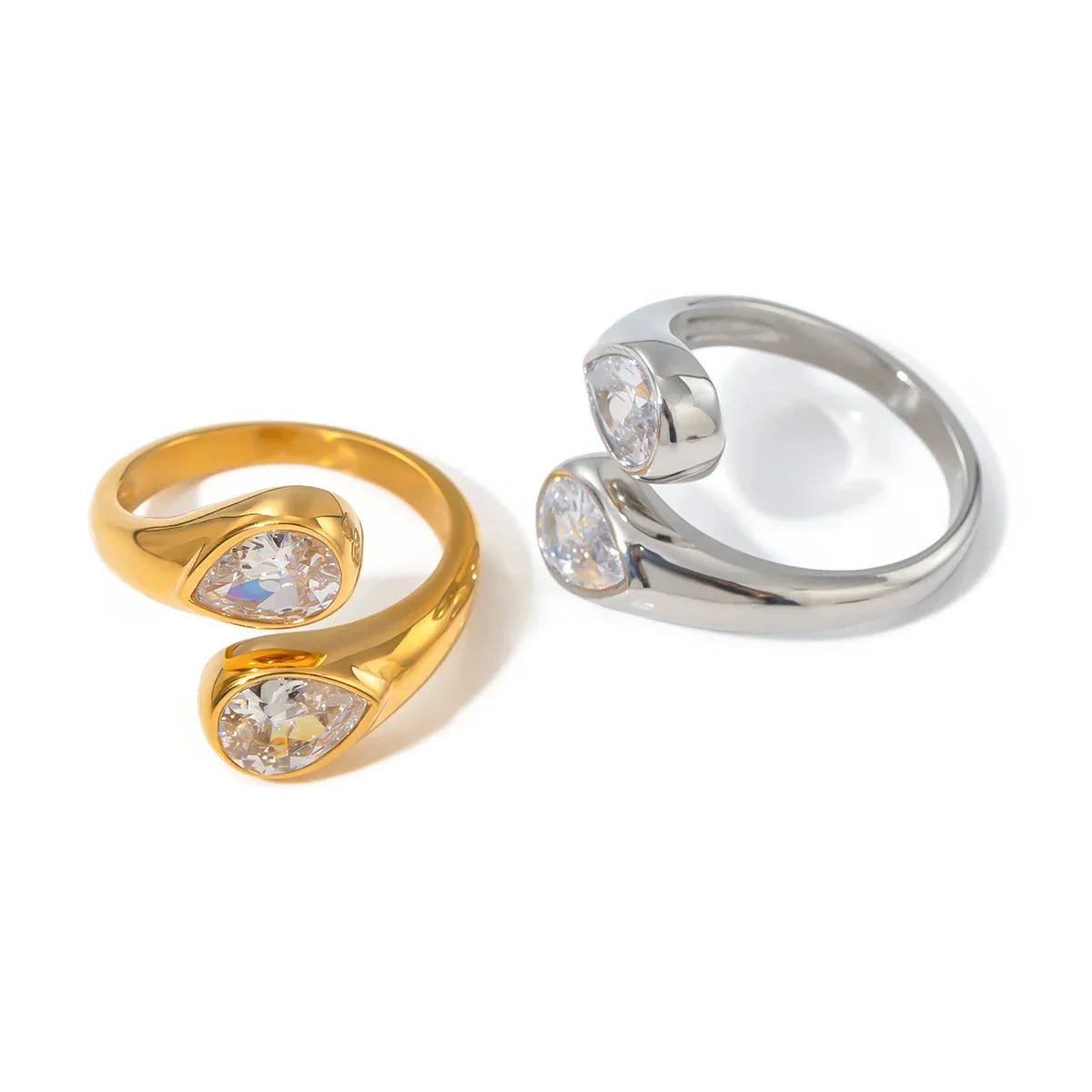 Bague enveloppante avec diamants en forme de goutte