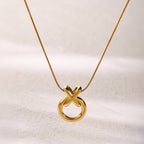 Collier entrelacé XO élégant