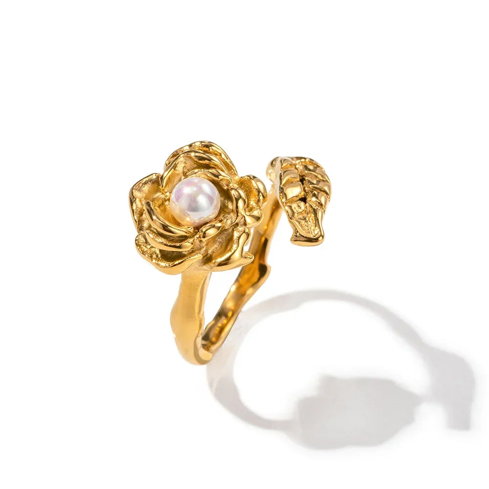 Bague ajustable fleur de camélia et perle