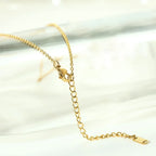 Collier initiale minimaliste