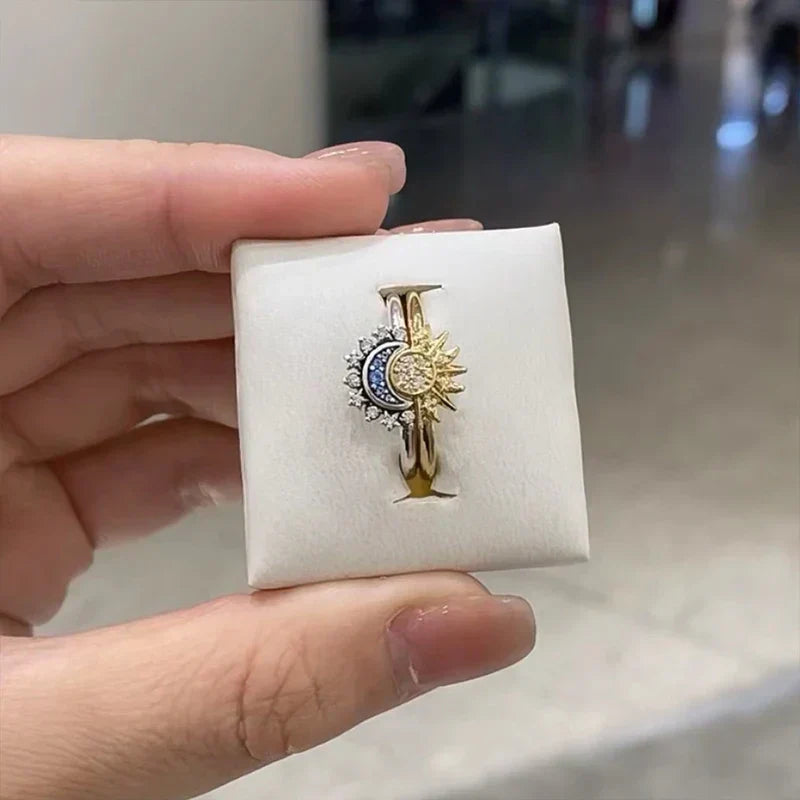 Bague étincelante motif soleil et lune