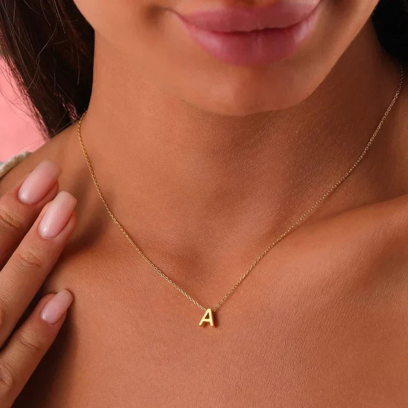 Collier initiale minimaliste