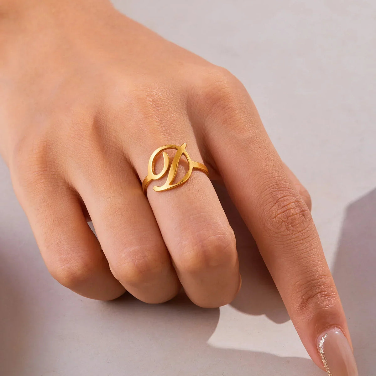 Bague ajustable initiale cursive