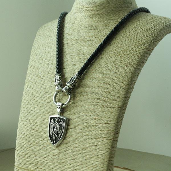 Collier pendentif Saint Michel