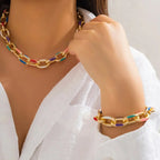 Ensemble collier et bracelet à chaîne colorée