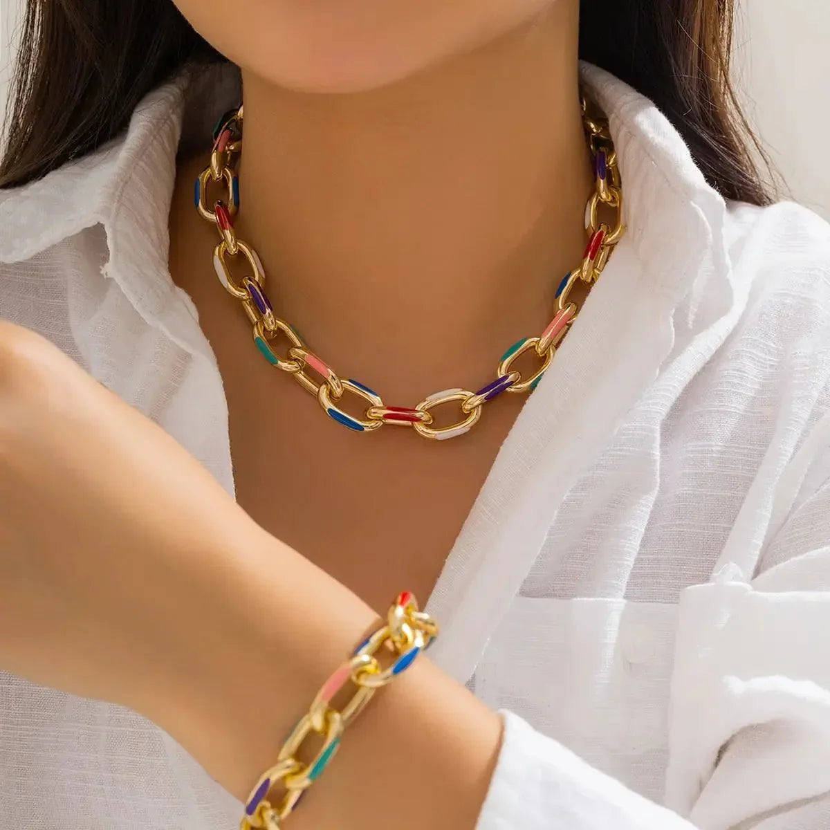 Ensemble collier et bracelet à chaîne colorée