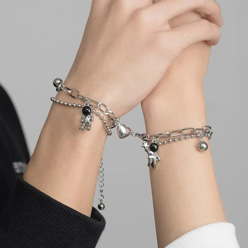 Ensemble de bracelets magnétiques cœur astronaute pour couples