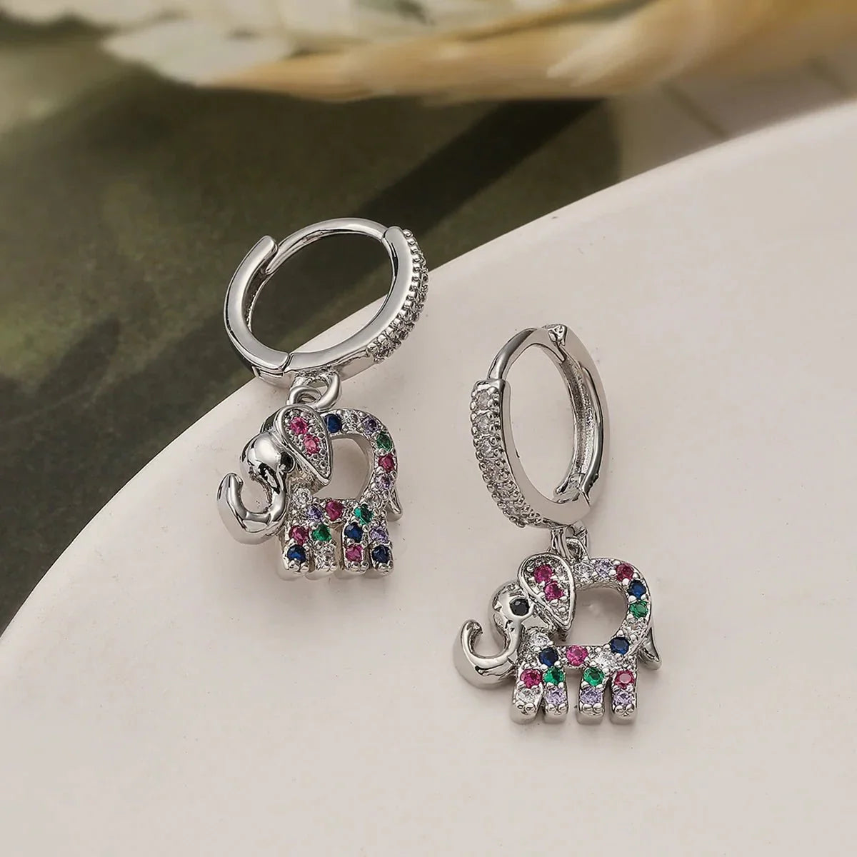 Boucles d'oreilles Éléphant Diamantées Colorées Délicates