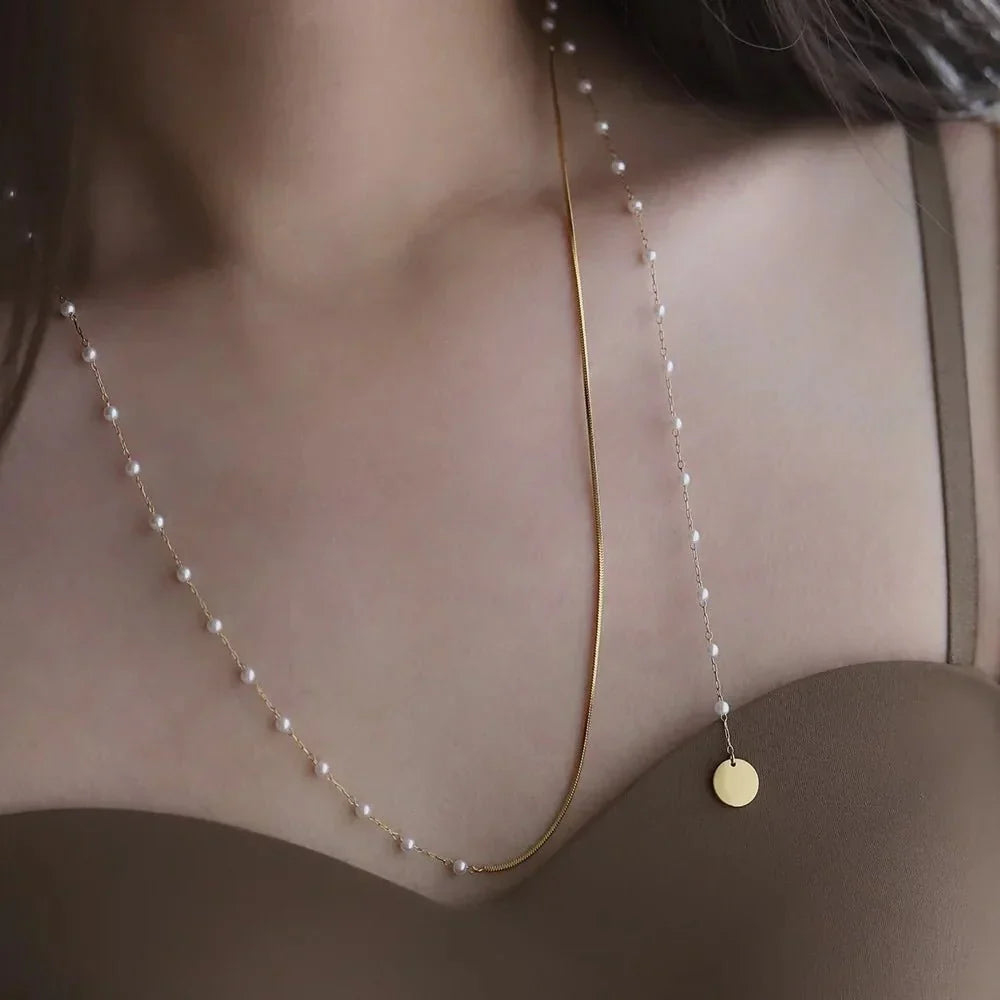 Collier superposé à chevrons et perles