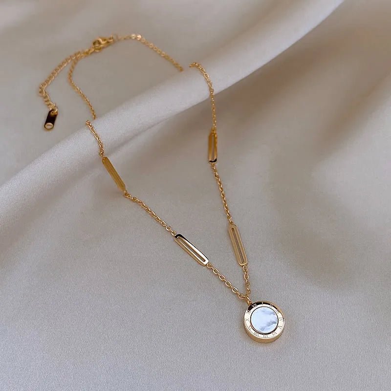 Collier pendentif chiffres romains double face