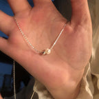 Collier de perles avec pendentif en acrylique