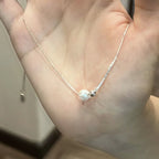Collier de perles avec pendentif en acrylique