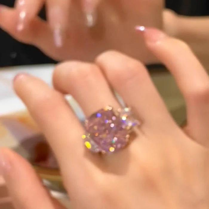 Bague trois pierres taille brillant rose