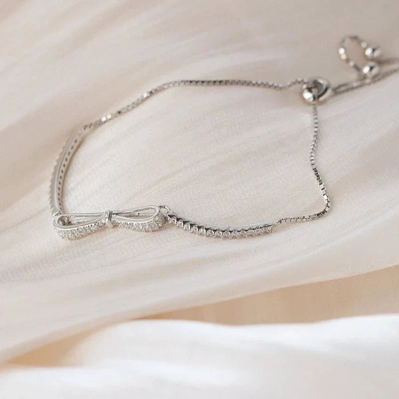 Bracelet élégant avec nœud en diamant