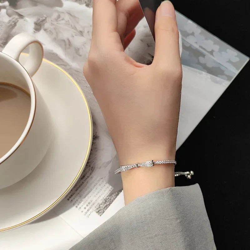 Bracelet élégant avec nœud en diamant