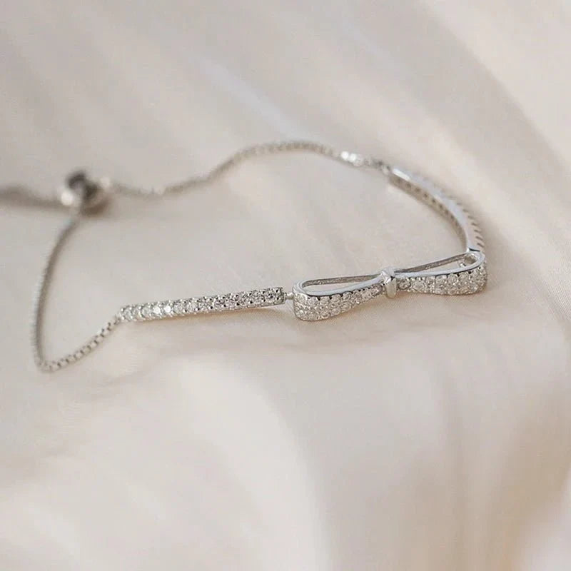 Bracelet élégant avec nœud en diamant