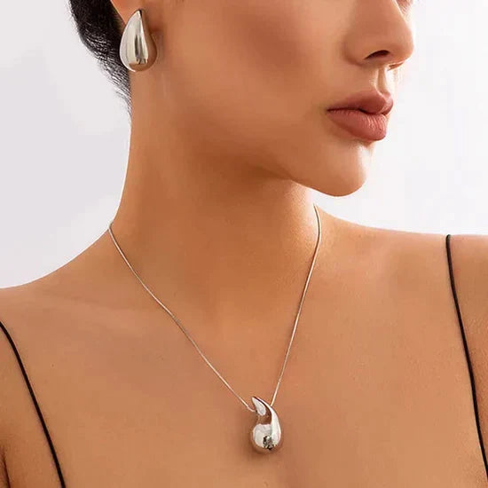 Boucles d'oreilles pendantes élégantes en forme de goutte