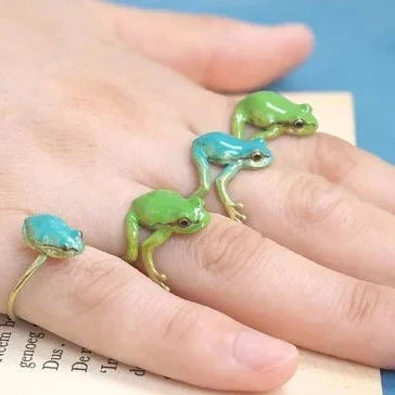Ensemble bague et boucles d'oreilles grenouille