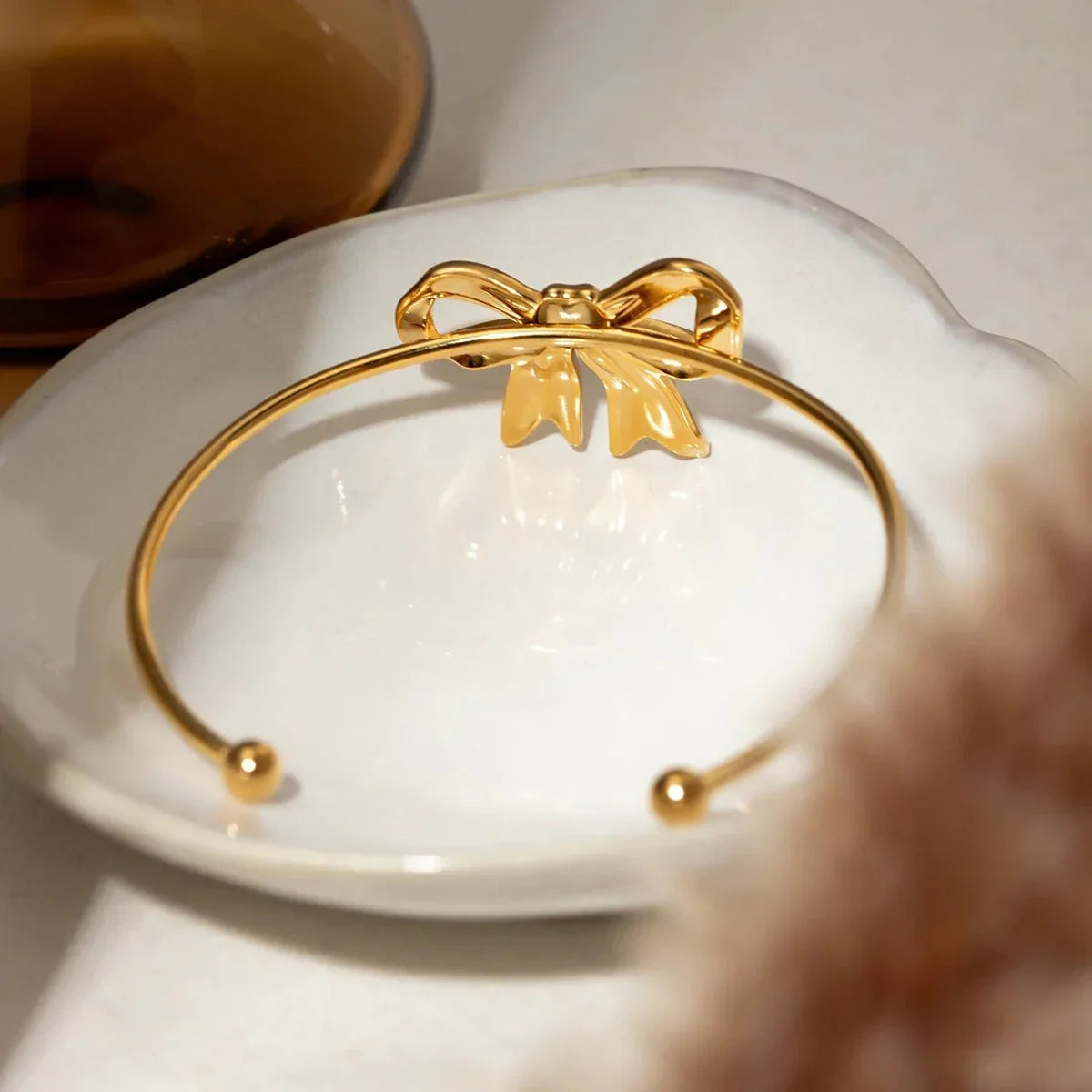 Bracelets joncs nœud