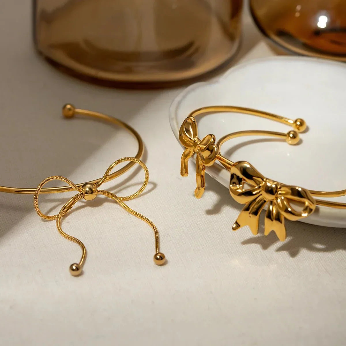 Bracelets joncs nœud