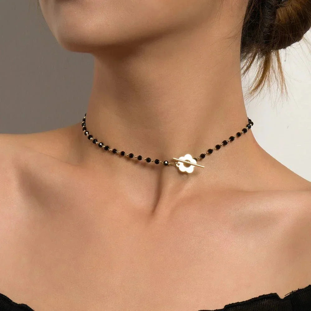 Collier ras-de-cou floral avec fermoir fleur