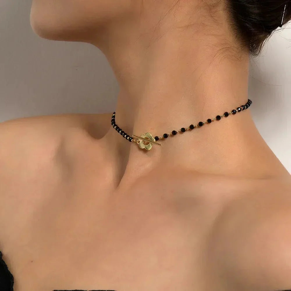 Collier ras-de-cou floral avec fermoir fleur