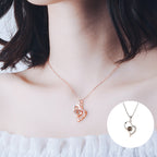 Collier avec pendentif "Je t'aime" en 100 langues et coffret de roses