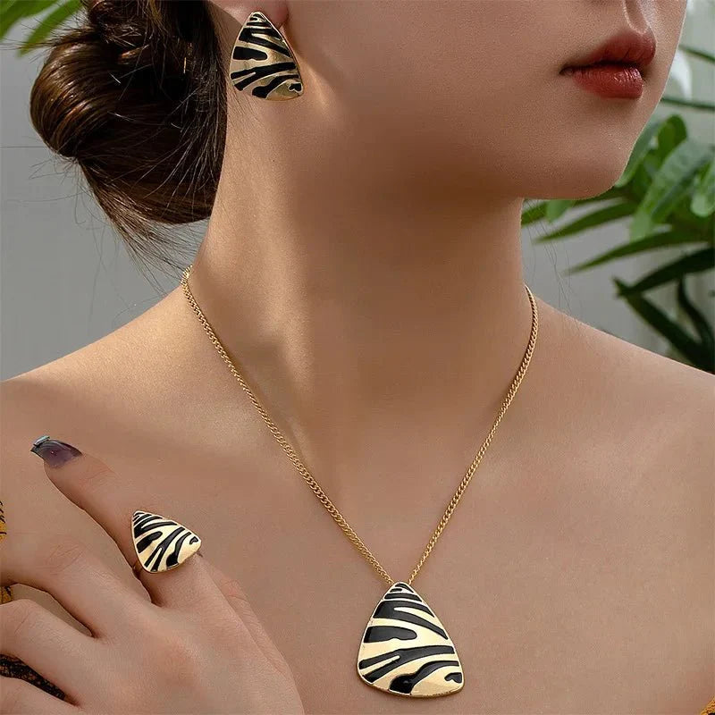 Parure de bijoux géométrique imprimé léopard