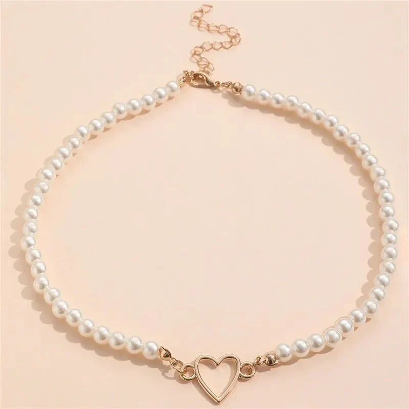 Collier ras-du-cou perles et cœur