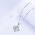 Collier nœud de sorcière
