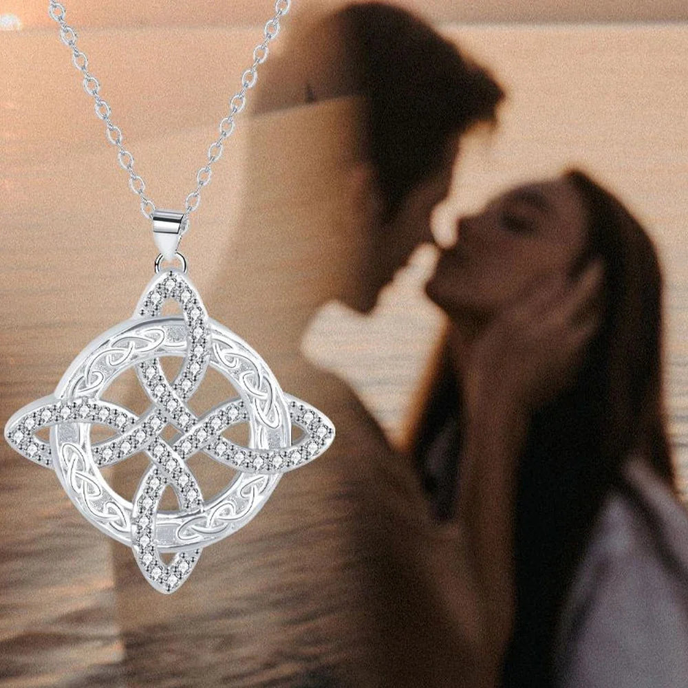 Collier nœud de sorcière