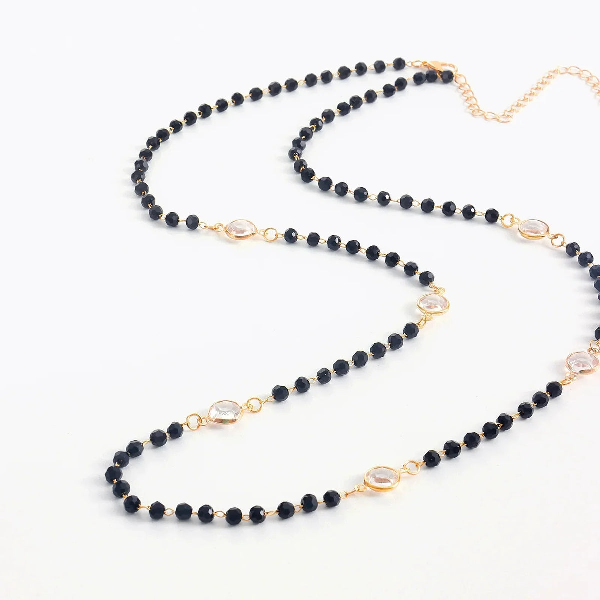 Collier à couches en cristal noir