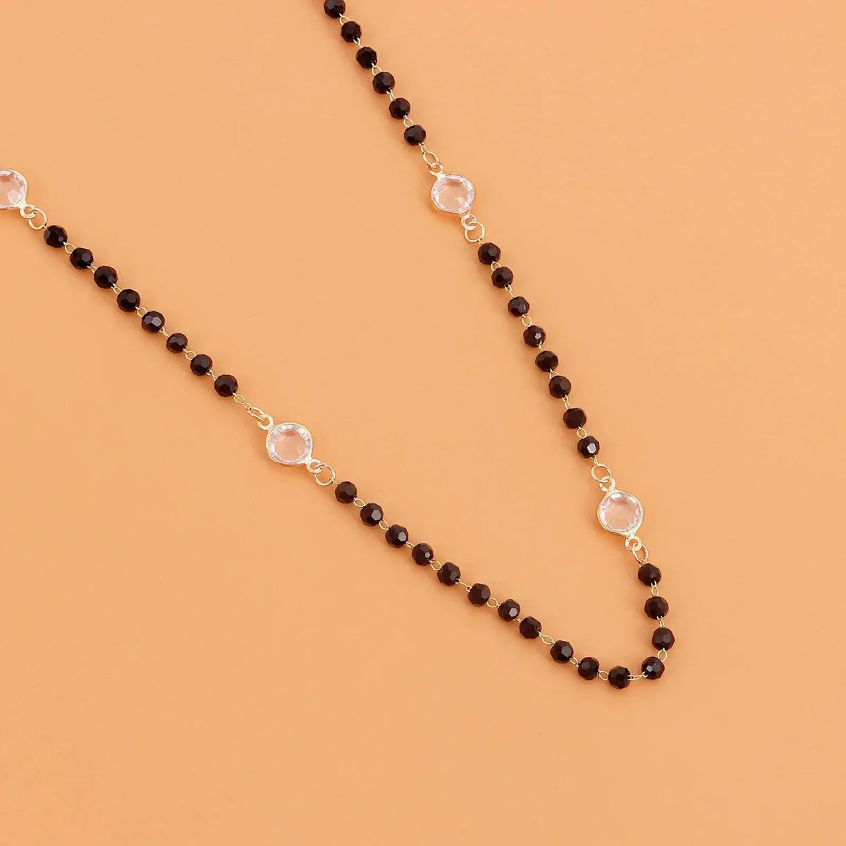 Collier à couches en cristal noir