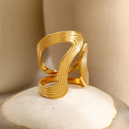Bague texturée spirale moderne