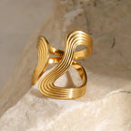 Bague texturée spirale moderne