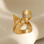 Bague texturée spirale moderne