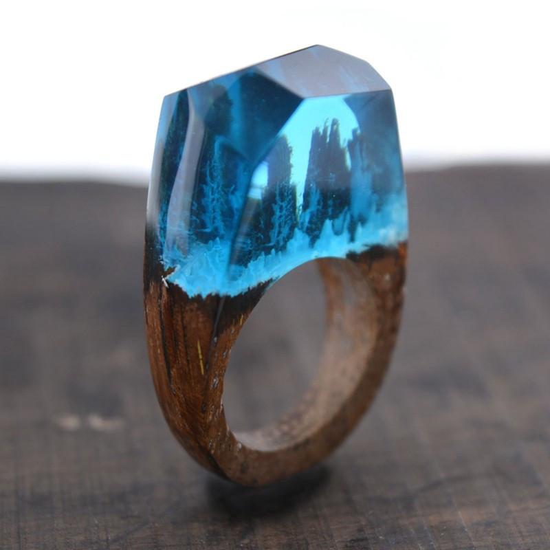 Bague artisanale en bois et résine