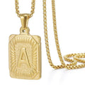 Collier rectangulaire texturé avec initiale