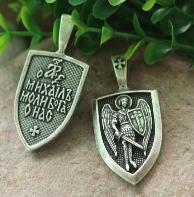 Collier pendentif Saint Michel