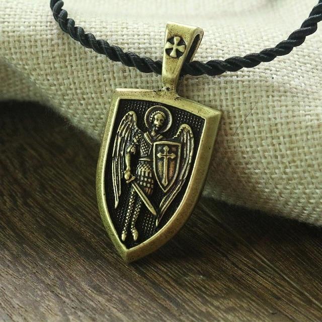 Collier pendentif Saint Michel